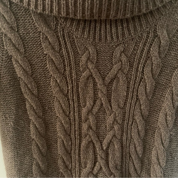 Loft Cable Knit turtle neck short sleeve sweater - Picture 5 of 7